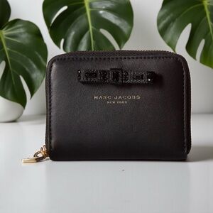 🖤MARC JACOBS🖤Black Leather Bow Embellished Zip Around Card Case/EUC